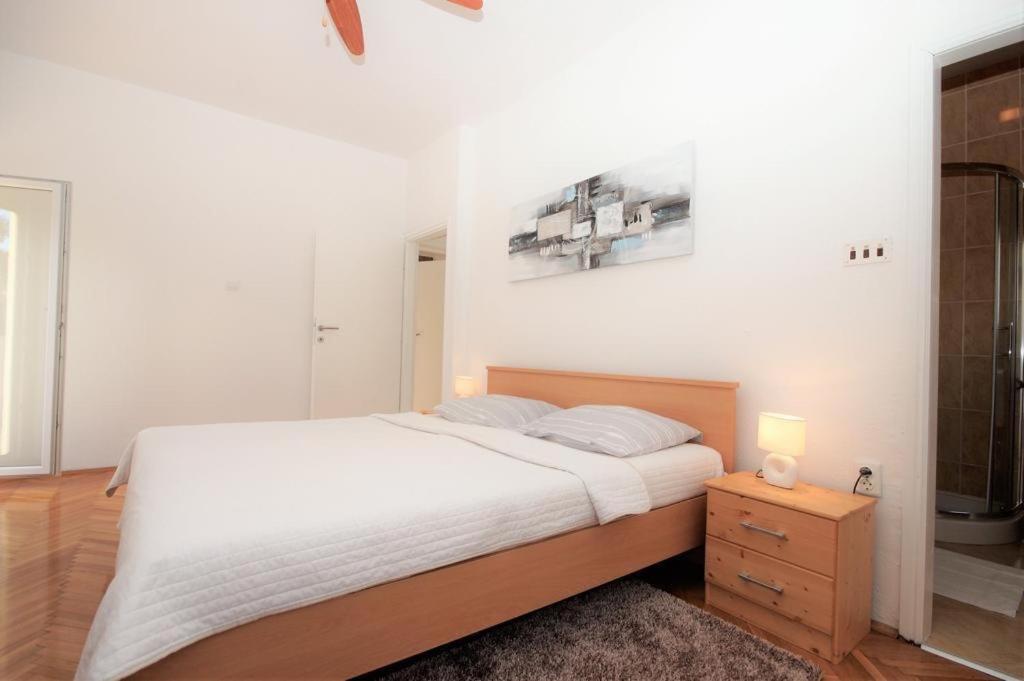 Apartment Deni
