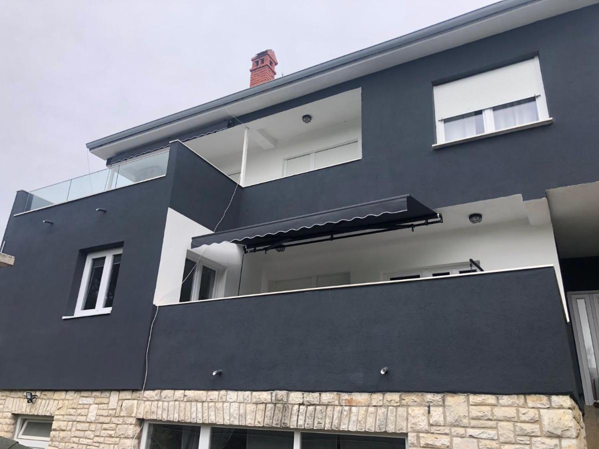 Apartment Deni