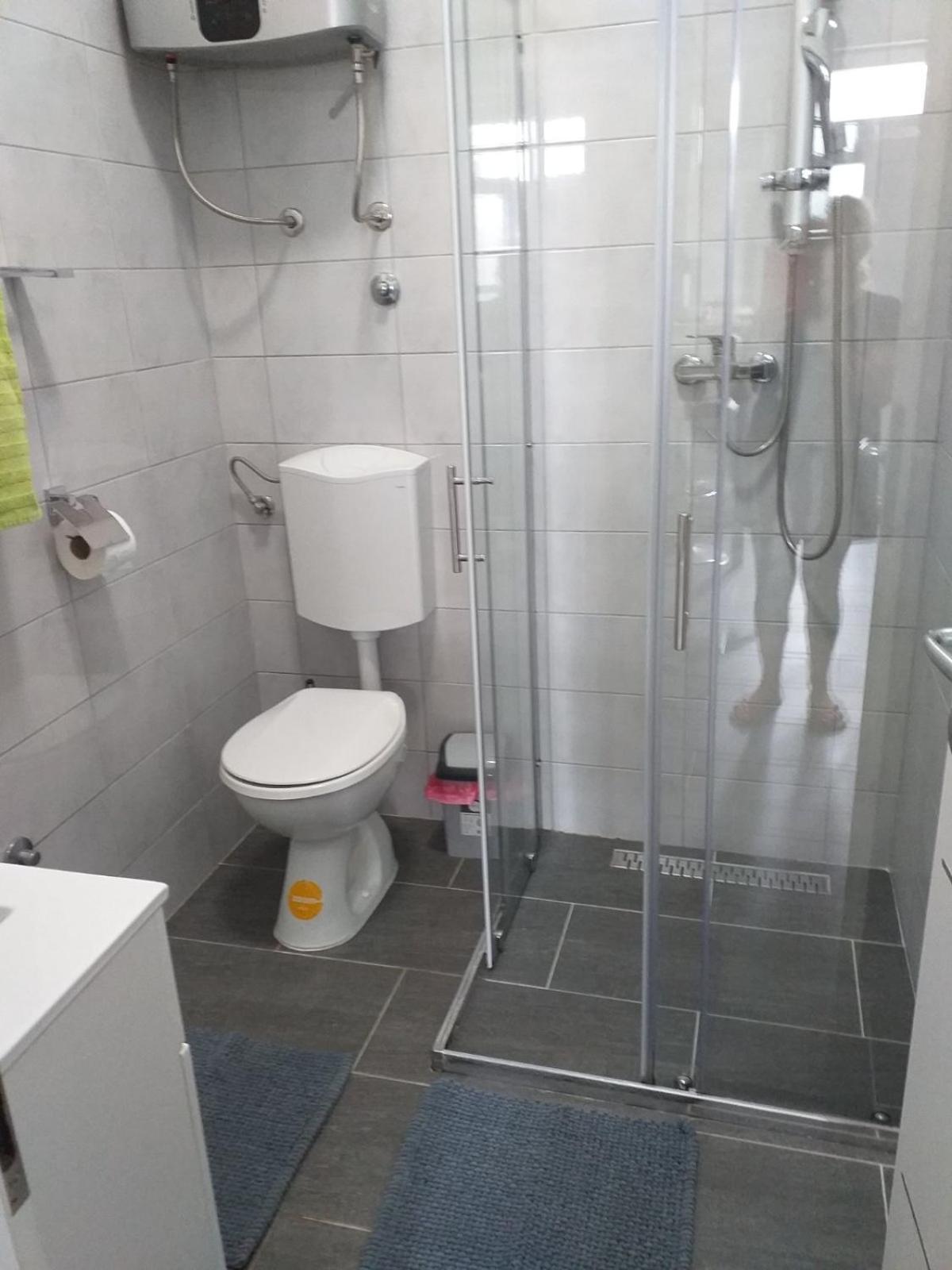 Apartment Deni *